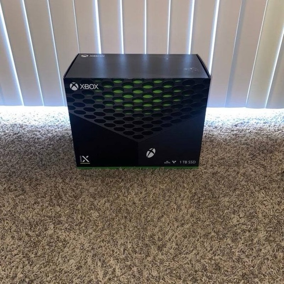 Xbox Series X - Picture 1 of 1